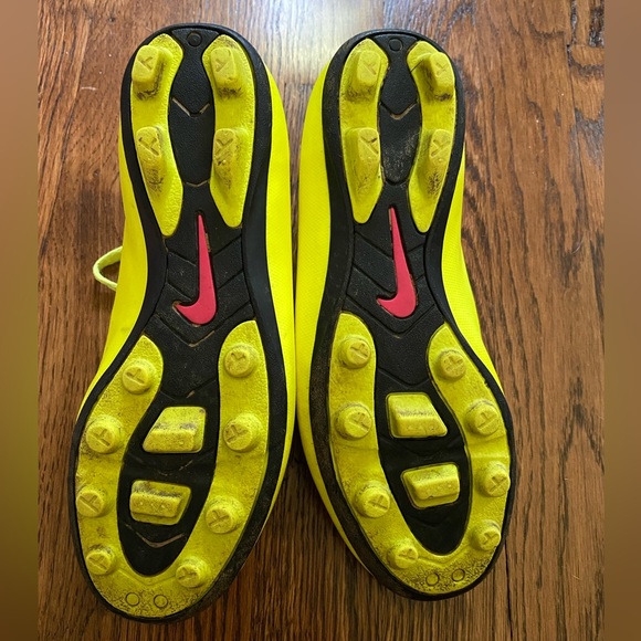 Nike Soccer Shoes Sz 4Y Yellow Pink Swoosh Mercurial 651642-760 Youth Cleats - Picture 6 of 7